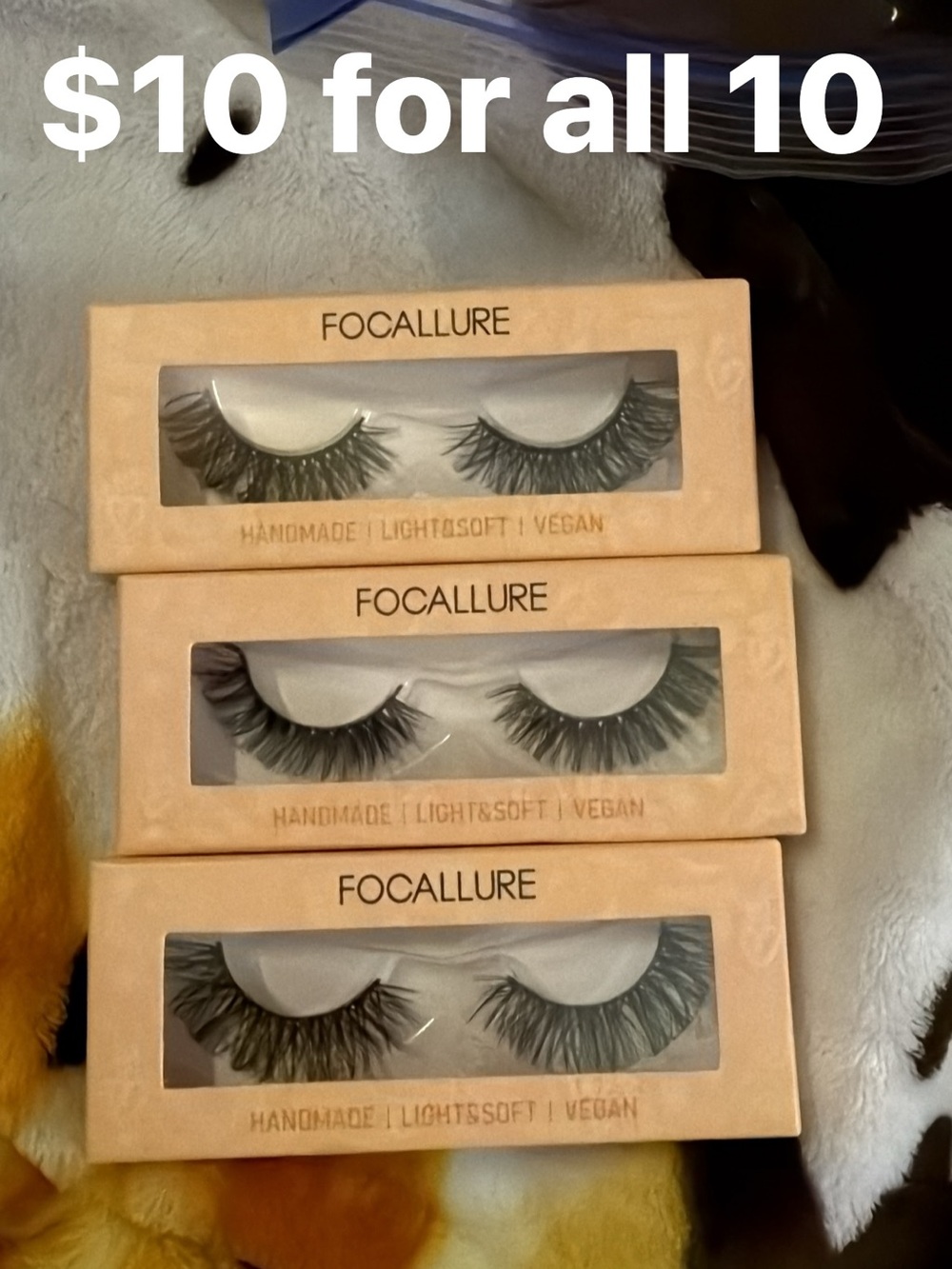 Focallure Black Voluminous Vegan False Eyelashes - Set of 3